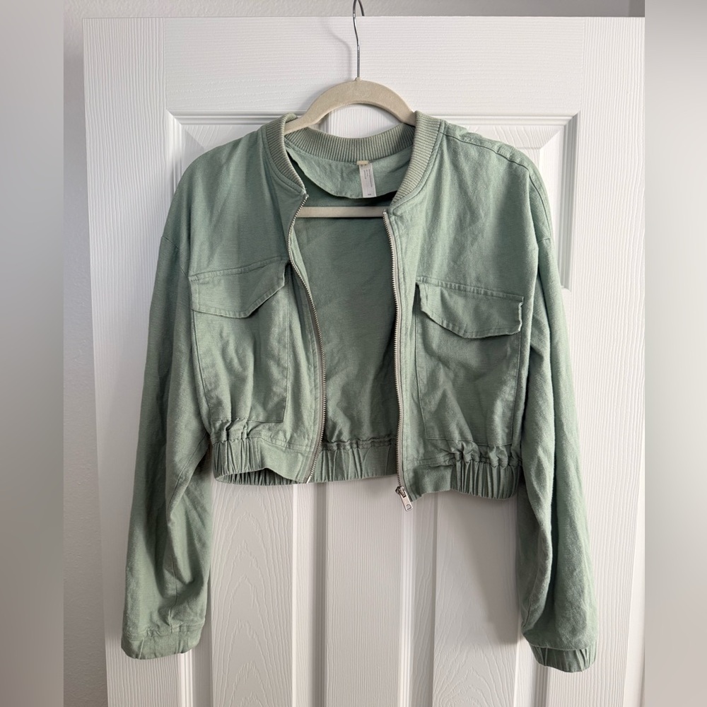 🌿 ALWND Sage Green Cropped Utility Bomber Jacket 🌿